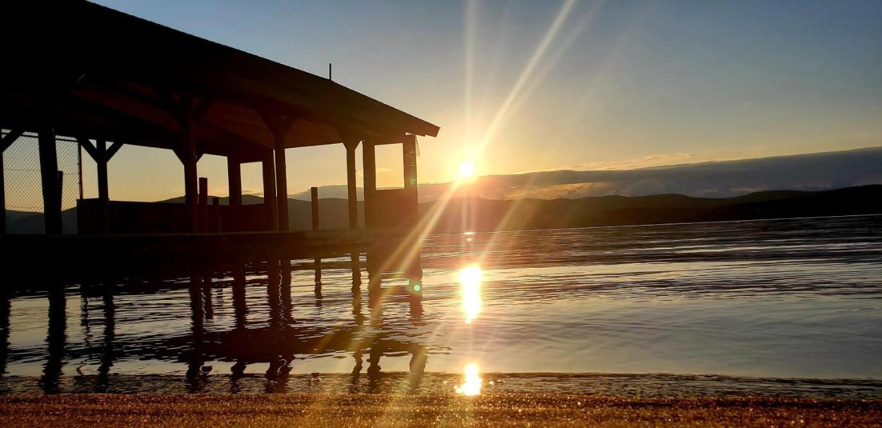 The Stone Gate Resort Lake George Kültér fotó